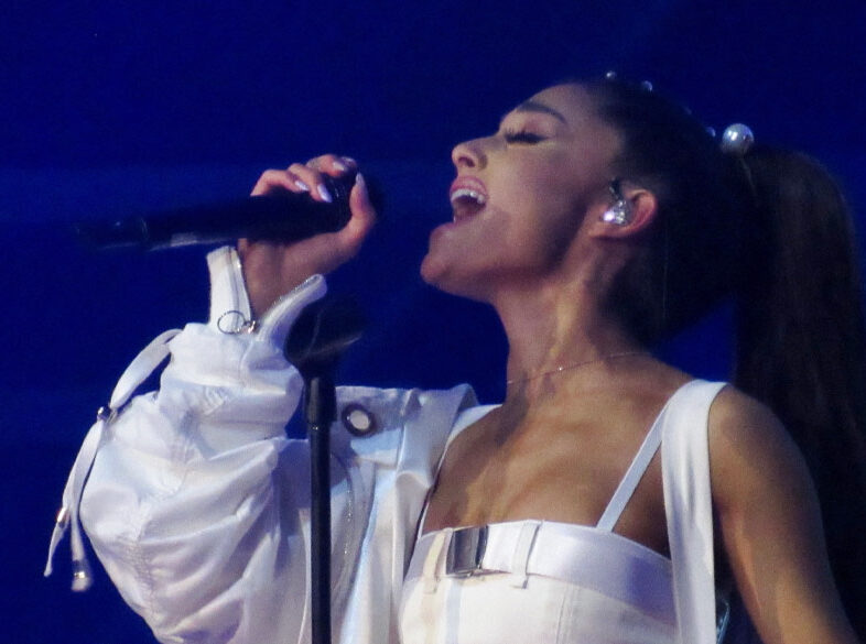 Ariana-Grande-Banner