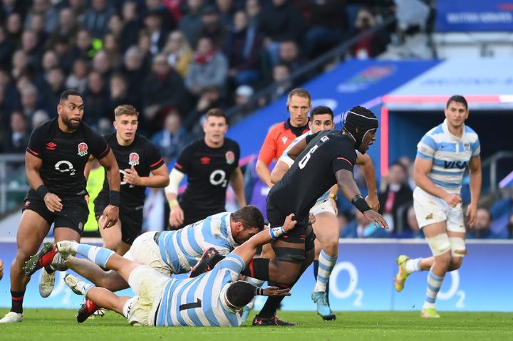 Argentina playing rugby against England 