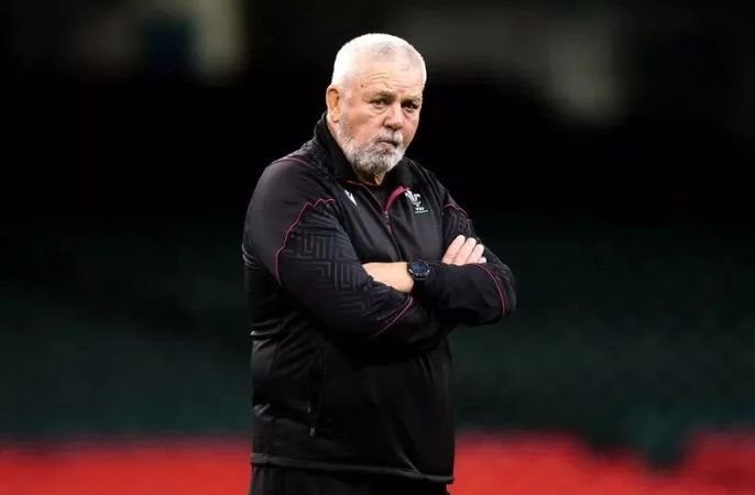 Warren Gatland crossed arm - coaching 