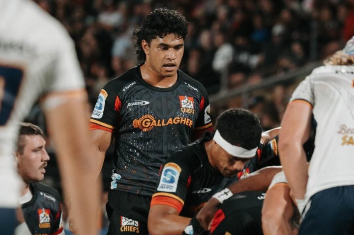 Wallace Sititi patiently waits on the edge of the scrum.